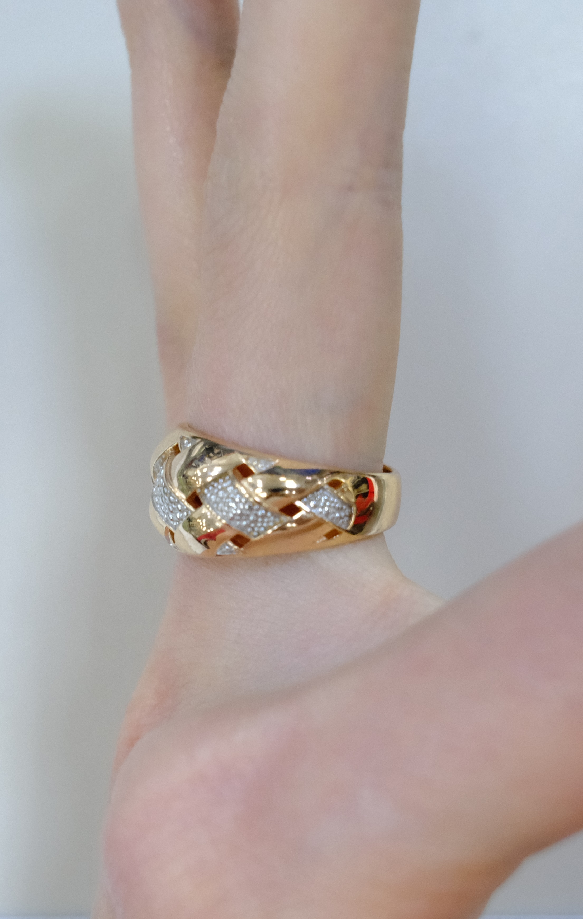 Серебряное кольцо с бриллиантом